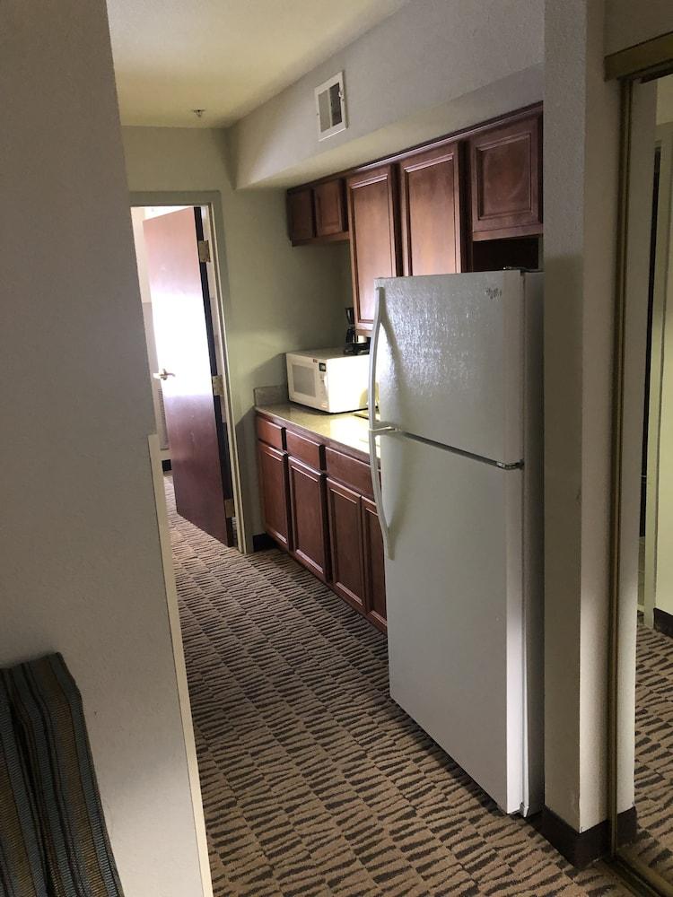 Отель Clarion Pointe Charleston - West Ashley Экстерьер фото