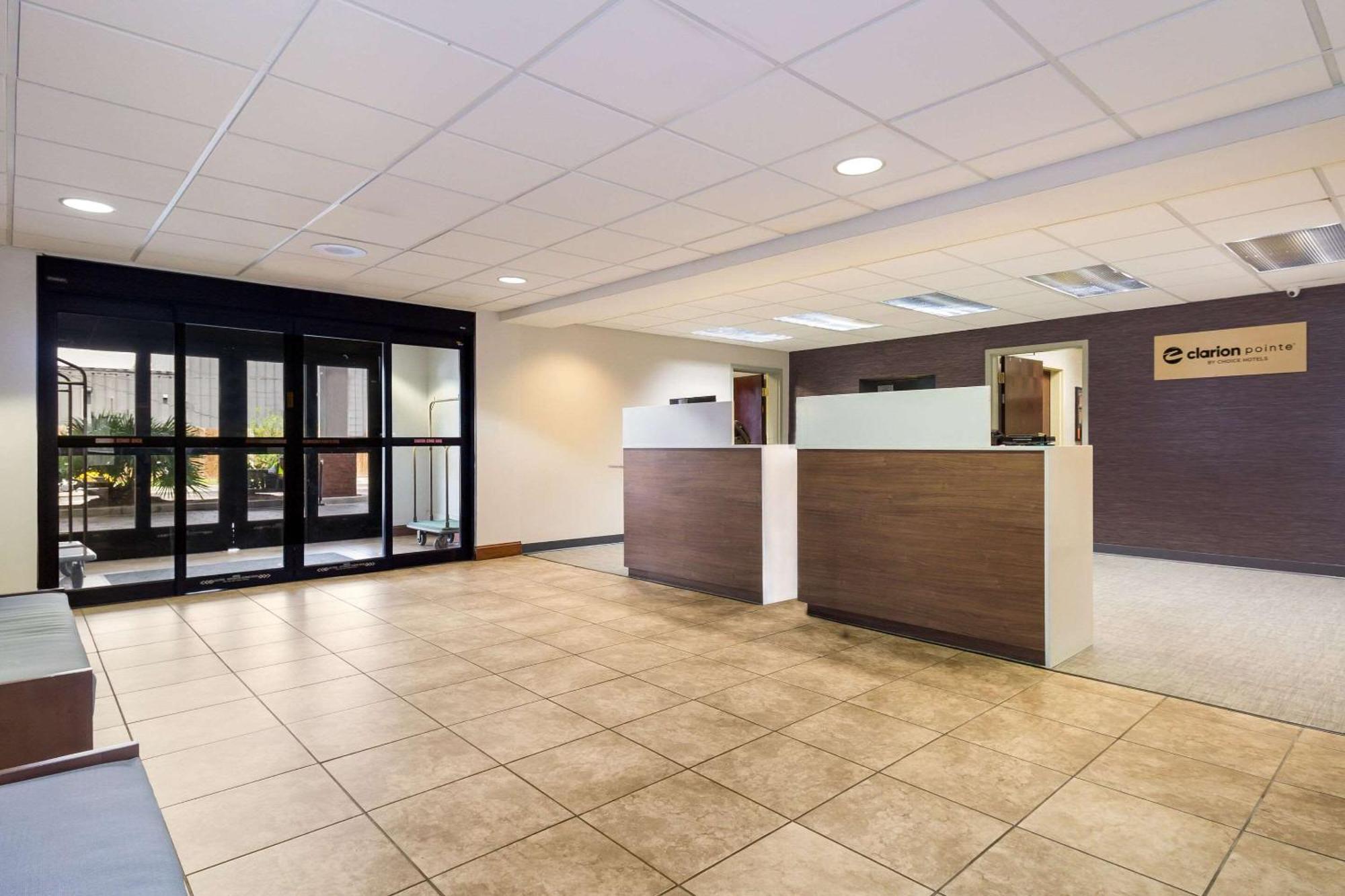 Отель Clarion Pointe Charleston - West Ashley Экстерьер фото