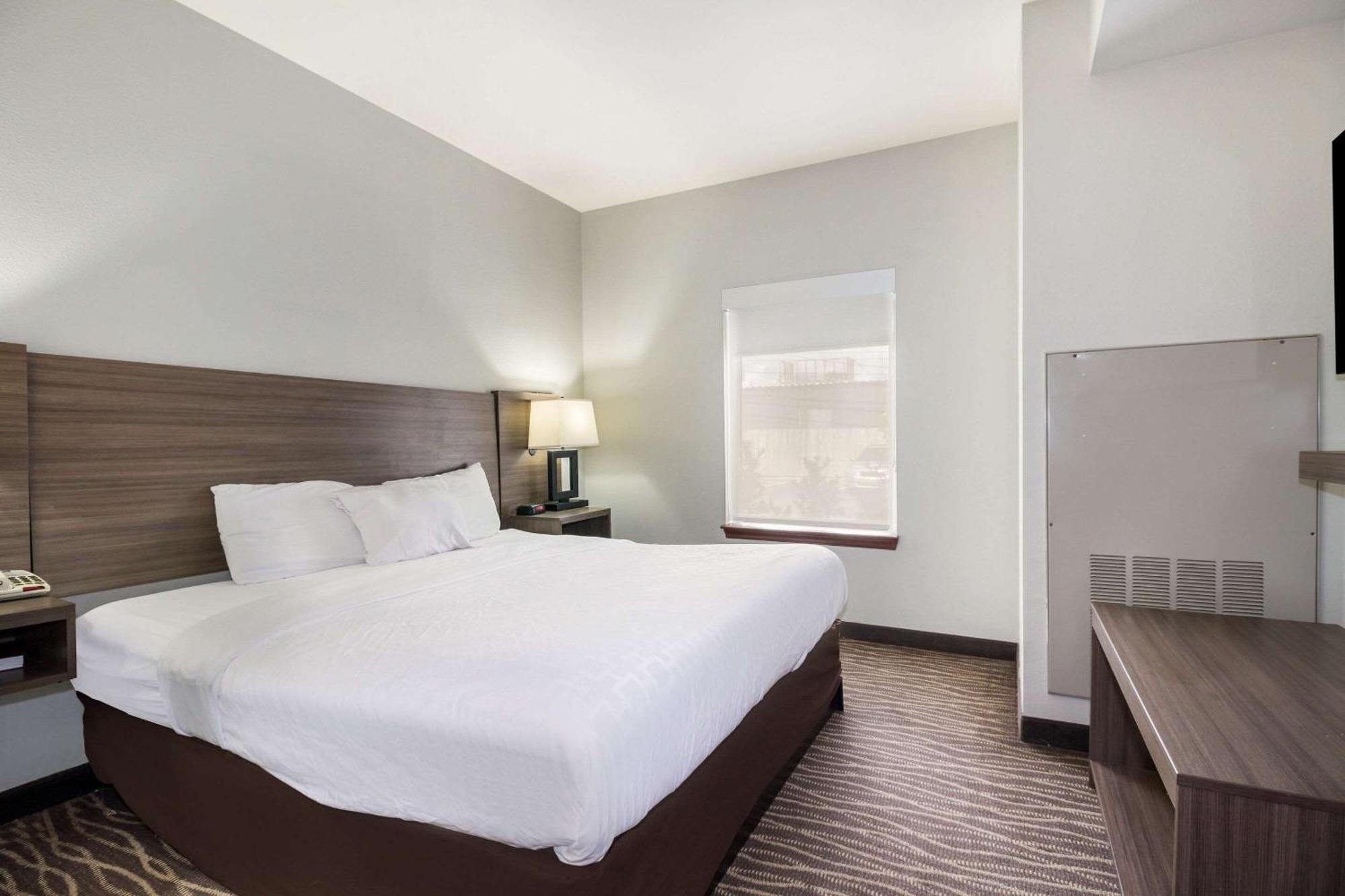 Отель Clarion Pointe Charleston - West Ashley Экстерьер фото